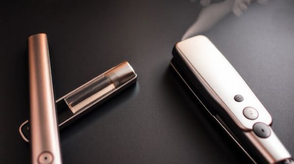 Comparer le lisseur vapeur et le classique : lequel acheter ?